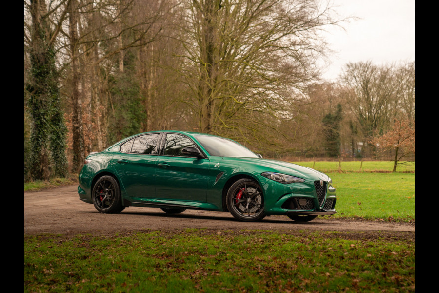 Alfa Romeo Giulia 2.9 V6 Quadrifoglio | Akrapovic | Carbon stoelen | Harman/Kardon | Facelift | Adapt. cruise