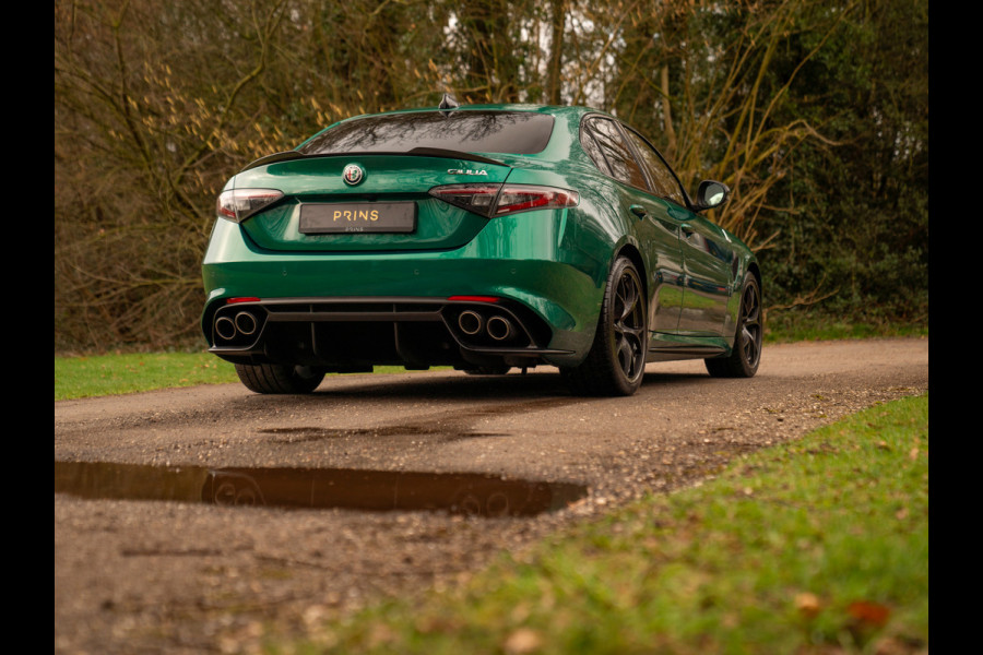 Alfa Romeo Giulia 2.9 V6 Quadrifoglio | Akrapovic | Carbon stoelen | Harman/Kardon | Facelift | Adapt. cruise