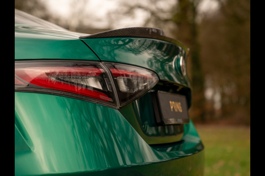 Alfa Romeo Giulia 2.9 V6 Quadrifoglio | Akrapovic | Carbon stoelen | Harman/Kardon | Facelift | Adapt. cruise