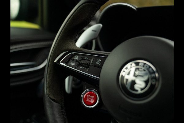 Alfa Romeo Giulia 2.9 V6 Quadrifoglio | Akrapovic | Carbon stoelen | Harman/Kardon | Facelift | Adapt. cruise