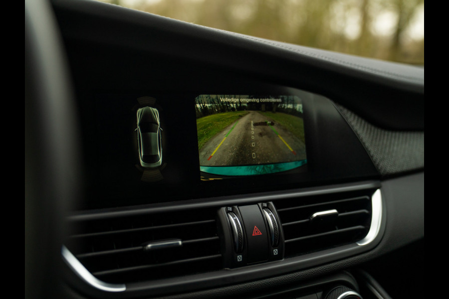 Alfa Romeo Giulia 2.9 V6 Quadrifoglio | Akrapovic | Carbon stoelen | Harman/Kardon | Facelift | Adapt. cruise