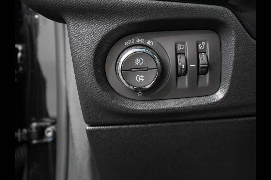 Opel Corsa 1.2 100pk Turbo Elegance Sky Panorama dak Stuurverwarming Climate control Cruise control LED Stoelverwarming Camera Navigatie Apple Carplay/ Android Auto