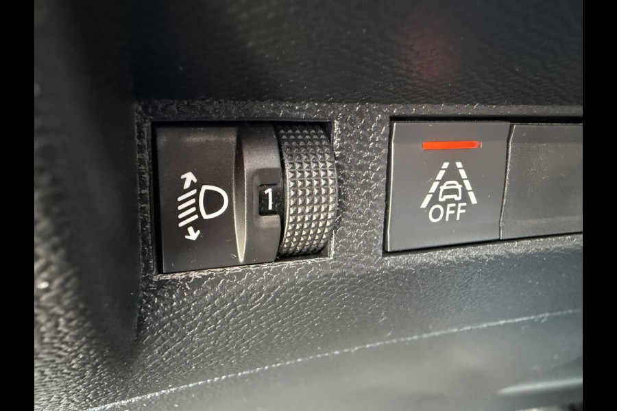 Peugeot 2008 1.2 PureTech Automaat Camera Cruise Clima Navigatie Carplay Lane Assist Led