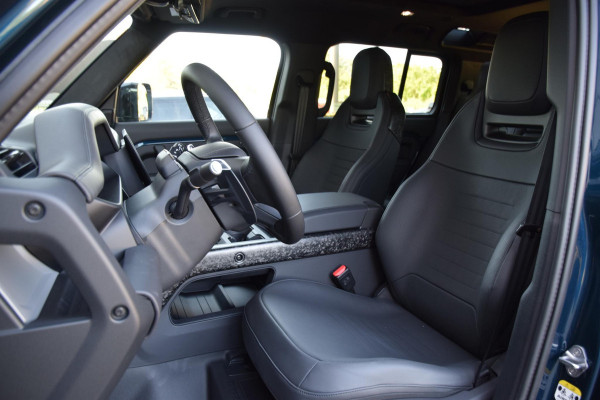Land Rover Defender 4.4 P635 110 Octa