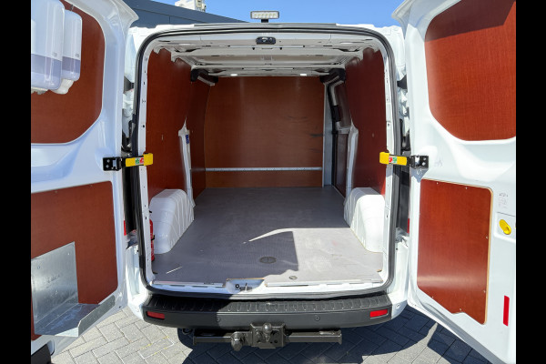 Ford Transit Custom 2.0 TDCI 130 PK / L2H1 / TREKHAAK / AIRCO / CRUISE / STOELVERW / 2800 KG AHG