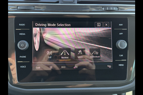 Volkswagen Tiguan 1.5 TSI ACT Highline R-Line Automaat Pdc V+A Dab+ Carplay Adapt Cruise Navigatie Led