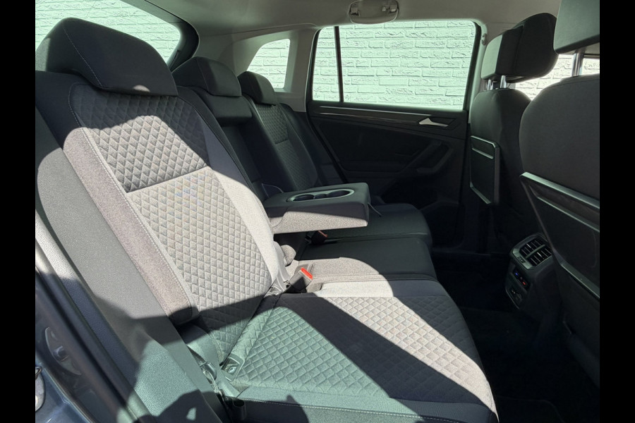 Volkswagen Tiguan 1.5 TSI ACT Highline R-Line Automaat Pdc V+A Dab+ Carplay Adapt Cruise Navigatie Led