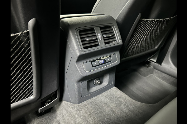 Audi Q5 50 TFSI e 300PK | Luchtvering | B&O Sound | Leder | Carbon | Sportstoelen | Carplay | Zwarte Hemel | Standkachel | Stoelverwarming | 3-Zone Clima | Black-Optic | Zonwering | Virtual Cockpit | LED | Autom. Achterklep | Bovag Garantie |