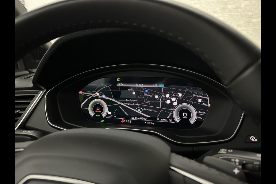 Audi Q5 50 TFSI e 300PK | Luchtvering | B&O Sound | Leder | Carbon | Sportstoelen | Carplay | Zwarte Hemel | Standkachel | Stoelverwarming | 3-Zone Clima | Black-Optic | Zonwering | Virtual Cockpit | LED | Autom. Achterklep | Bovag Garantie |