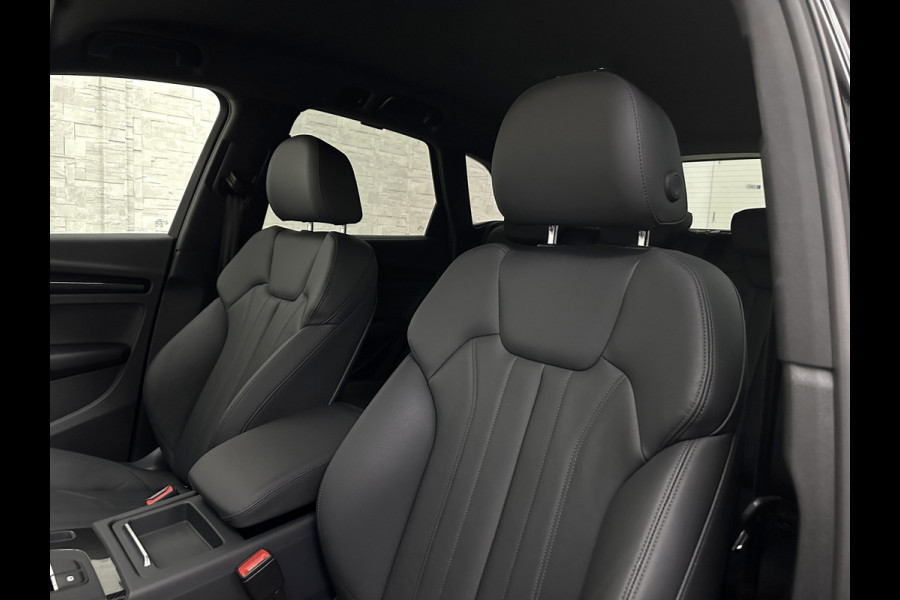 Audi Q5 50 TFSI e 300PK | Luchtvering | B&O Sound | Leder | Carbon | Sportstoelen | Carplay | Zwarte Hemel | Standkachel | Stoelverwarming | 3-Zone Clima | Black-Optic | Zonwering | Virtual Cockpit | LED | Autom. Achterklep | Bovag Garantie |