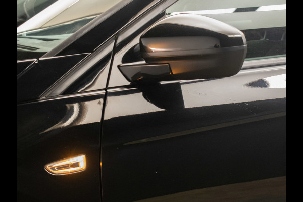Opel Grandland X 1.2 Turbo Innovation Sport (APPLE CARPLAY,NAVI,CAMERA,CLIMATE,CRUISE,GETINT,LED,SPORTSTOELEN,LM VELGEN)