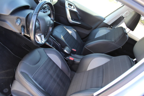 Peugeot 2008 1.2 PureTech Allure automaat BOMVOL OPTIES GOED ONDERHOUDEN