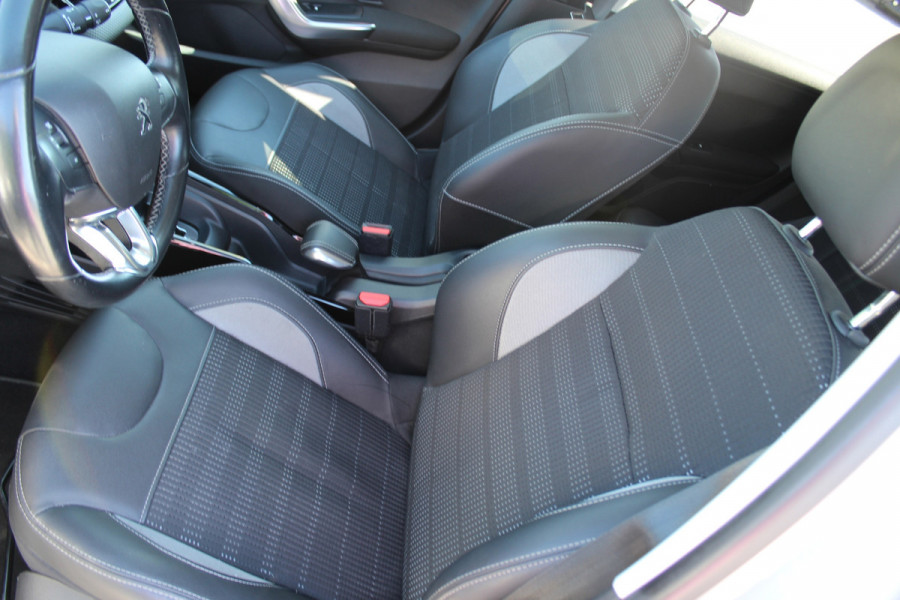 Peugeot 2008 1.2 PureTech Allure automaat BOMVOL OPTIES GOED ONDERHOUDEN