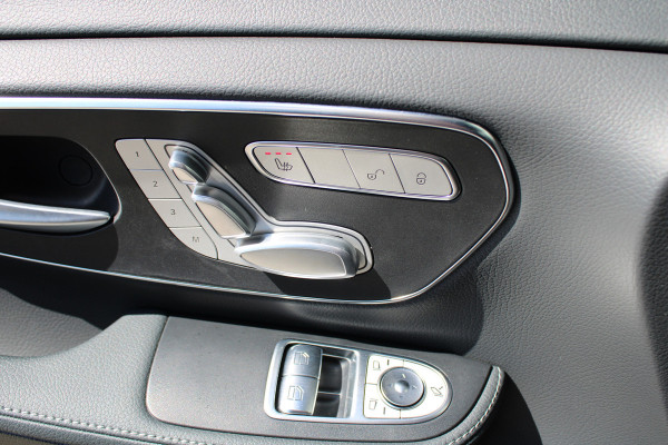 Mercedes-Benz V-Klasse 250d / DC / 4-Matic / AMG / Elec Stoelen / 2x Elec Schuifd / 360 Cam / Burmester / Vol Opties / NIEUWSTAAT