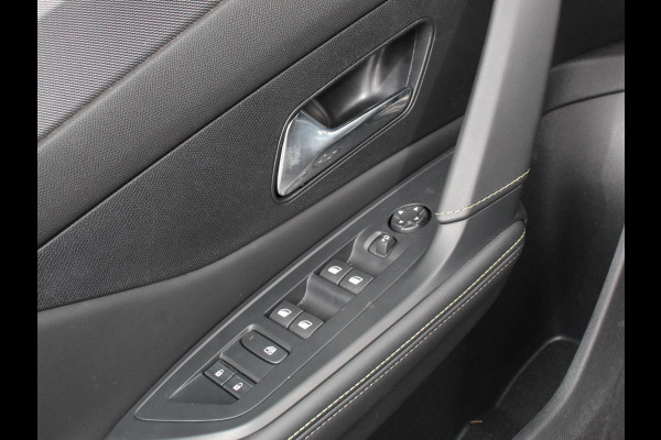 Peugeot 308 1.2 PureTech GT DEMO !  Climate control Adaptive cruise control Parkeersensoren Achteruitrijcamera Navigatie LED Apple Carplay/ Android Auto