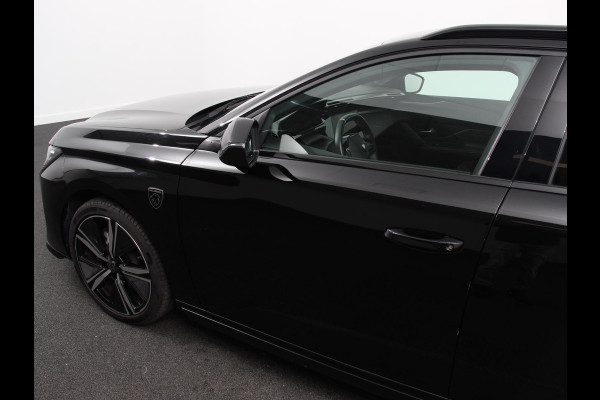 Peugeot 308 1.2 PureTech GT DEMO !  Climate control Adaptive cruise control Parkeersensoren Achteruitrijcamera Navigatie LED Apple Carplay/ Android Auto