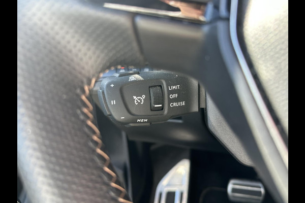 Peugeot 3008 1.6 HYbrid 225 GT Pack Business BOMVOL! | BLACKPACK | ACHTERUITRIJCAMERA | MASSAGE STOELEN | STOELVERWARMING | GEHEUGEN STOELEN | APPLECARPLAY | ELEKT. ACHTERKLEP | FOCAL AUDIO | DODEHOEK | KEYLESS | ADAP. CRUISE | RIJKLAAR MET 12 MND BOVAG GARANTIE |
