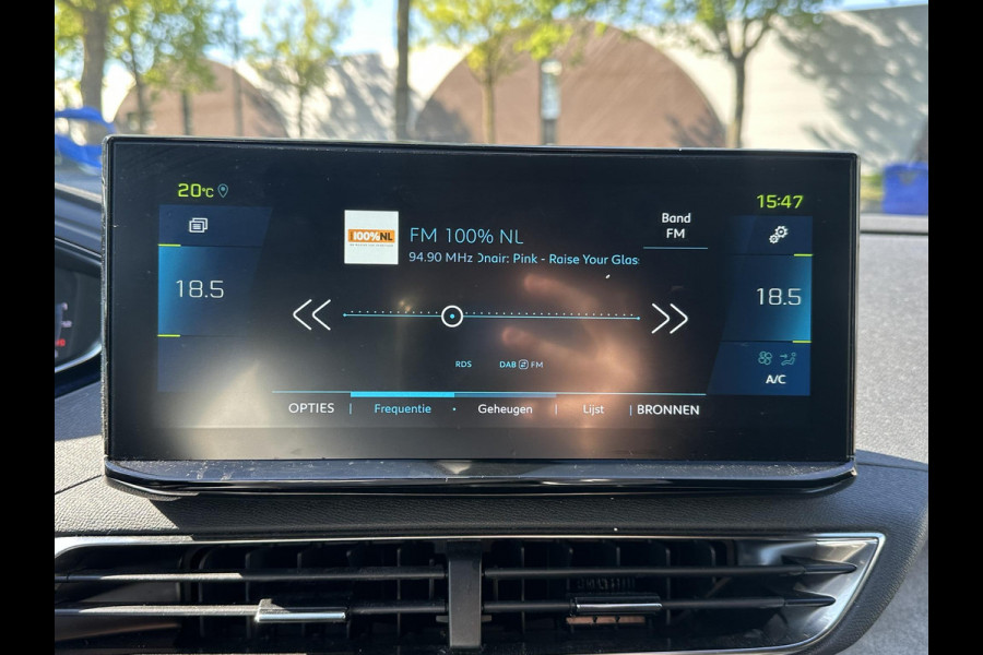 Peugeot 3008 1.6 HYbrid 225 GT Pack Business BOMVOL! | BLACKPACK | ACHTERUITRIJCAMERA | MASSAGE STOELEN | STOELVERWARMING | GEHEUGEN STOELEN | APPLECARPLAY | ELEKT. ACHTERKLEP | FOCAL AUDIO | DODEHOEK | KEYLESS | ADAP. CRUISE | RIJKLAAR MET 12 MND BOVAG GARANTIE |