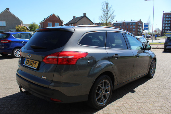 Ford FOCUS Wagon 1.0 125PK , Distributie riem is reeds vervangen Trekhaak, pdc, 16inch BBS VELGEN, Stuurverwarming, Airco , Cruise,
