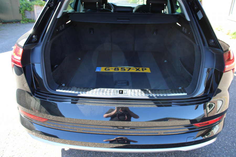 Audi e-tron e-tron 50 quattro Launch SOh 94.2% 71 kWh PANO LEER LED 68000KM!!!