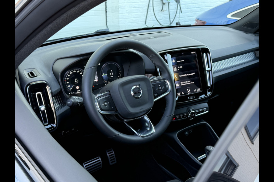 Volvo XC40 1.5 T4 Recharge R-Design | CarPlay | Camera | Keyless | LED | DAB+ | 19 inch