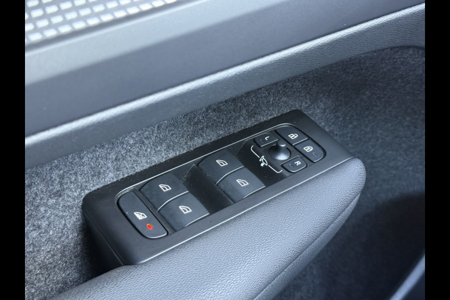 Volvo XC40 1.5 T4 Recharge R-Design | CarPlay | Camera | Keyless | LED | DAB+ | 19 inch