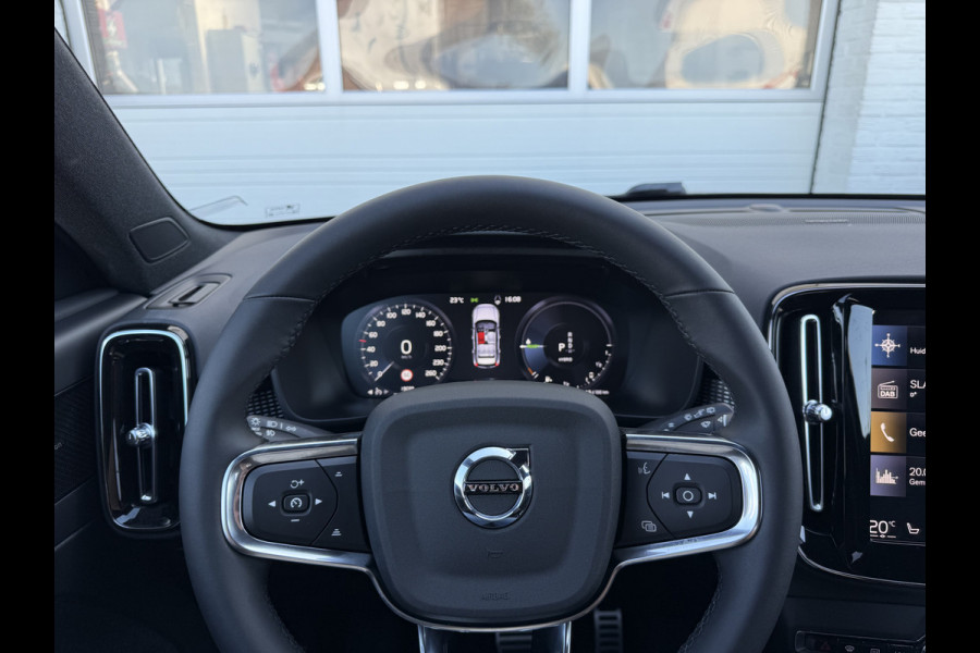 Volvo XC40 1.5 T4 Recharge R-Design | CarPlay | Camera | Keyless | LED | DAB+ | 19 inch