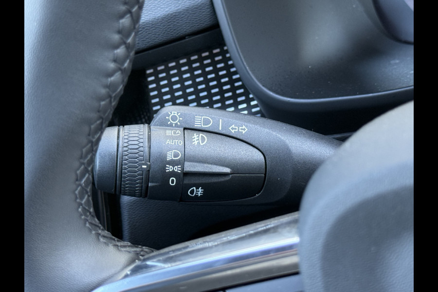 Volvo XC40 1.5 T4 Recharge R-Design | CarPlay | Camera | Keyless | LED | DAB+ | 19 inch