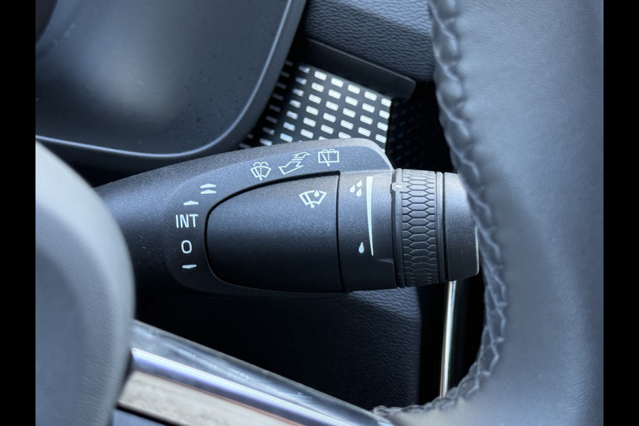 Volvo XC40 1.5 T4 Recharge R-Design | CarPlay | Camera | Keyless | LED | DAB+ | 19 inch