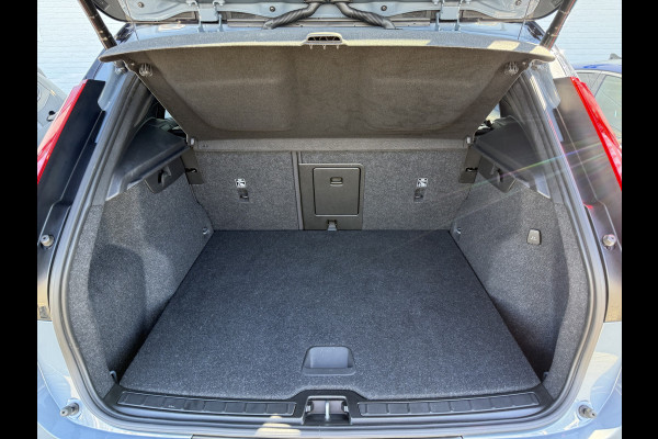 Volvo XC40 1.5 T4 Recharge R-Design | CarPlay | Camera | Keyless | LED | DAB+ | 19 inch