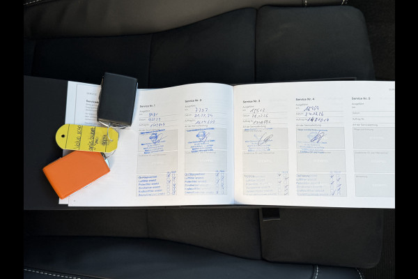 Volvo XC40 1.5 T4 Recharge R-Design | CarPlay | Camera | Keyless | LED | DAB+ | 19 inch