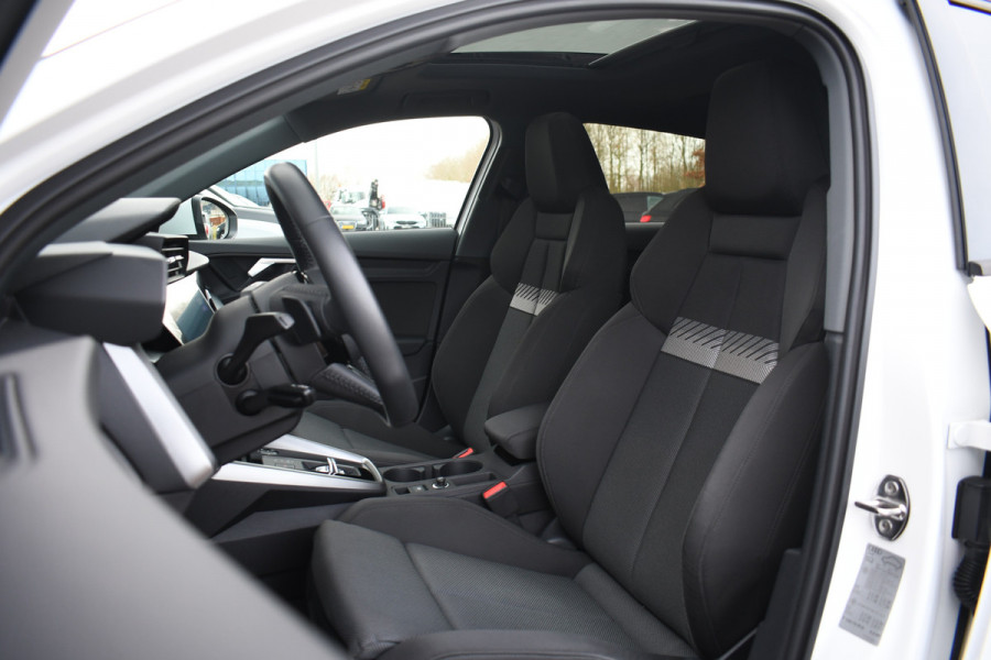 Audi A3 Sportback 35 TFSI 150pk Pano El-Klep Keyless Optic-black Carplay