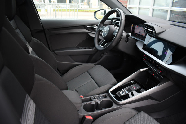 Audi A3 Sportback 35 TFSI 150pk Pano El-Klep Keyless Optic-black Carplay