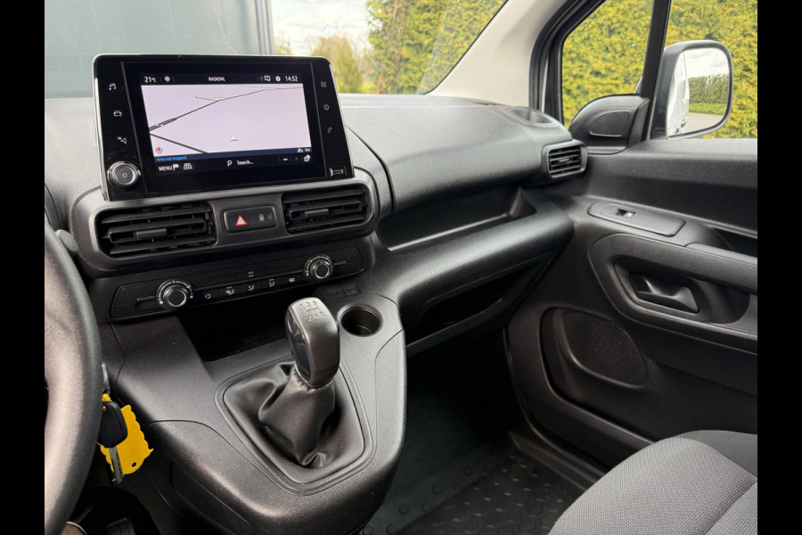 Opel Combo 1.5D 100 PK / L1H1 / 1e EIG. / TREKHAAK / AIRCO / CRUISE / CAMERA / INRICHTING / NAVI