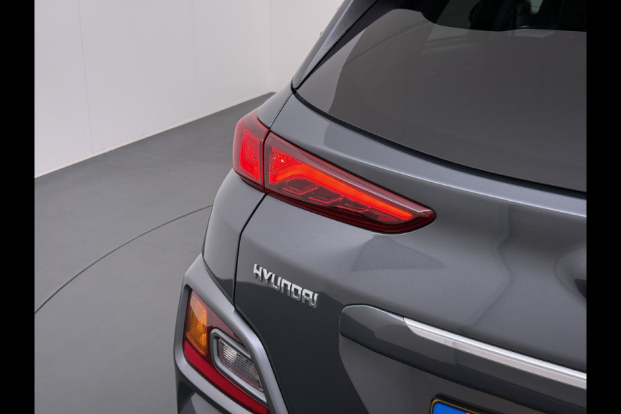 Hyundai Kona 1.6GDI HEV Hybride Premium Adap.Cruise Leder+Verwarming+Ventilatie Head-Up Display Camera Apple Carplay Android Auto Navi Ecc Pd Keyless Blind-Spot Lane Assist Achterbank+Stuur verwarming Krell®-Audio Isofix DAB Lmv 18" Origineel Nederlandse Auto