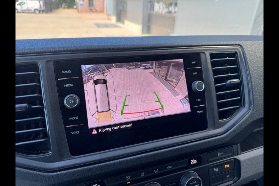 Volkswagen Crafter 35 2.0 TDI L3H3 140pk Automaat - ACC - LED - Geveerde Stoel - Carplay - Camera - Betimmering - Rijklaar