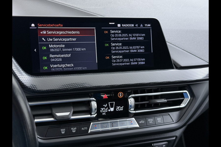 BMW 1-serie 118i Autom. Sport-Line Navi Ecc Live cockpit pro Sportstoelen Apple Carplay Android Auto Cruise Control Pdc Business Ed. Plus DAB Lmv 17" Adap.Led Regen-Lichtsensor Isofix 1e Eigenaar Origineel Nederlandse Auto Dealeronderhouden