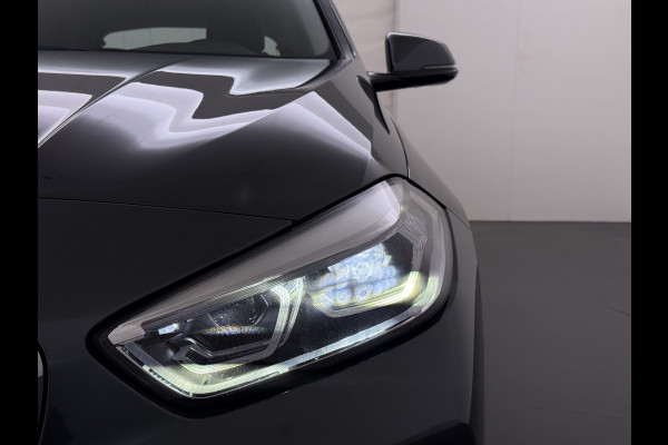 BMW 1-serie 118i Autom. Sport-Line Navi Ecc Live cockpit pro Sportstoelen Apple Carplay Android Auto Cruise Control Pdc Business Ed. Plus DAB Lmv 17" Adap.Led Regen-Lichtsensor Isofix 1e Eigenaar Origineel Nederlandse Auto Dealeronderhouden