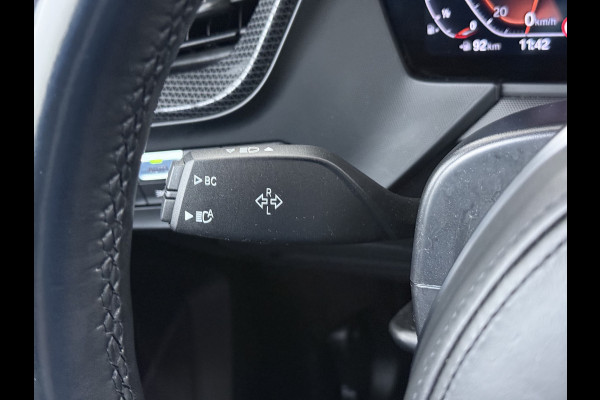 BMW 1-serie 118i Autom. Sport-Line Navi Ecc Live cockpit pro Sportstoelen Apple Carplay Android Auto Cruise Control Pdc Business Ed. Plus DAB Lmv 17" Adap.Led Regen-Lichtsensor Isofix 1e Eigenaar Origineel Nederlandse Auto Dealeronderhouden