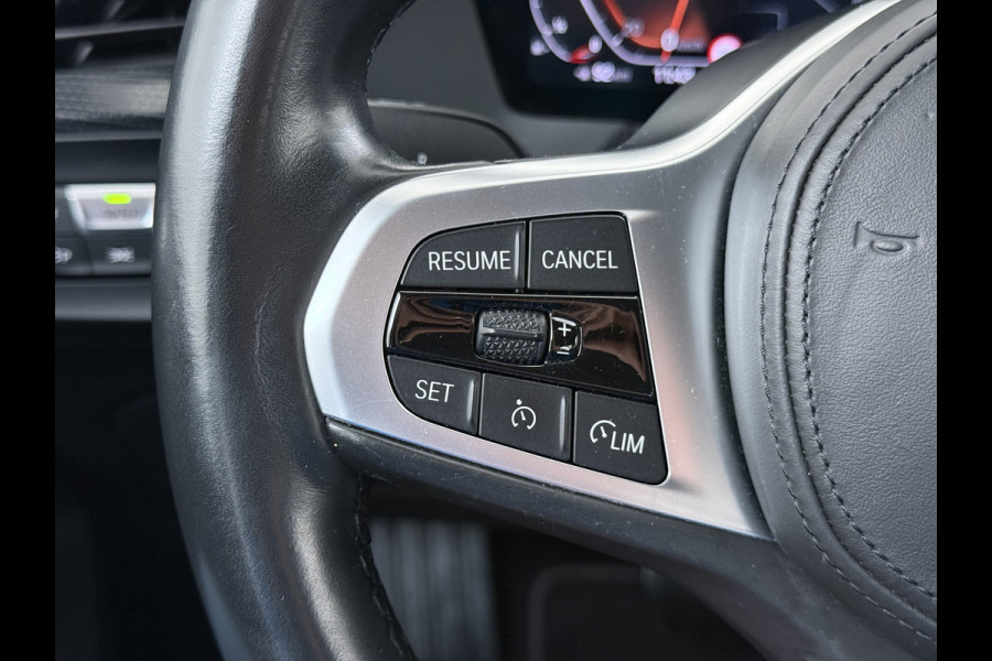BMW 1-serie 118i Autom. Sport-Line Navi Ecc Live cockpit pro Sportstoelen Apple Carplay Android Auto Cruise Control Pdc Business Ed. Plus DAB Lmv 17" Adap.Led Regen-Lichtsensor Isofix 1e Eigenaar Origineel Nederlandse Auto Dealeronderhouden