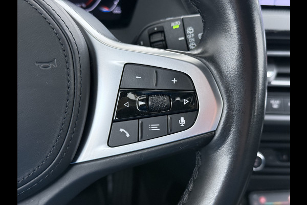 BMW 1-serie 118i Autom. Sport-Line Navi Ecc Live cockpit pro Sportstoelen Apple Carplay Android Auto Cruise Control Pdc Business Ed. Plus DAB Lmv 17" Adap.Led Regen-Lichtsensor Isofix 1e Eigenaar Origineel Nederlandse Auto Dealeronderhouden