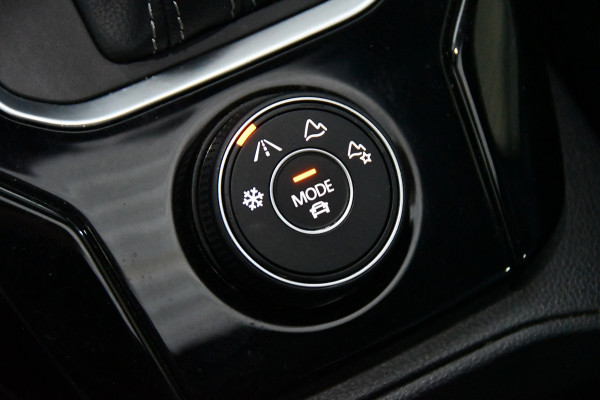 Volkswagen T-Roc 2.0 TSI 4Motion R Performence Akra Pano