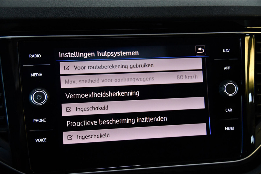Volkswagen T-Roc 2.0 TSI 4Motion R Performence Akra Pano