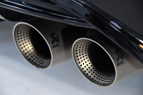 Volkswagen T-Roc 2.0 TSI 4Motion R Performence Akra Pano
