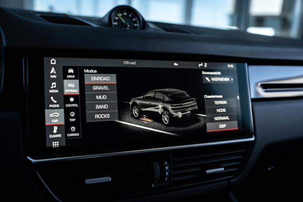 Porsche Cayenne Coupé 3.0 E-Hybrid - Origineel NL | Sport Chrono + | Panorama | Elek. Trekhaak | Bose