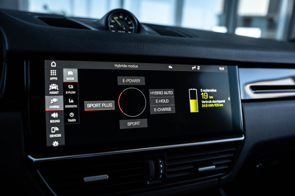 Porsche Cayenne Coupé 3.0 E-Hybrid - Origineel NL | Sport Chrono + | Panorama | Elek. Trekhaak | Bose
