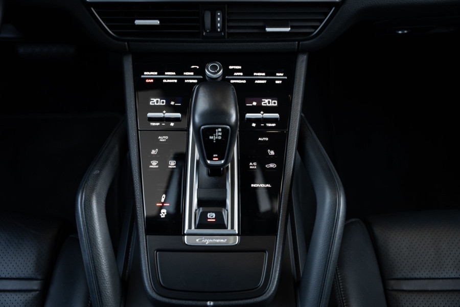 Porsche Cayenne Coupé 3.0 E-Hybrid - Origineel NL | Sport Chrono + | Panorama | Elek. Trekhaak | Bose