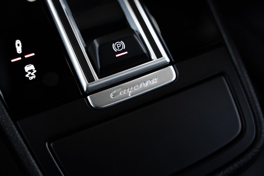 Porsche Cayenne Coupé 3.0 E-Hybrid - Origineel NL | Sport Chrono + | Panorama | Elek. Trekhaak | Bose