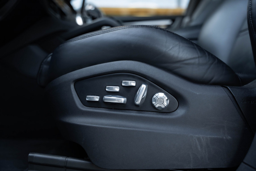 Porsche Cayenne Coupé 3.0 E-Hybrid - Origineel NL | Sport Chrono + | Panorama | Elek. Trekhaak | Bose