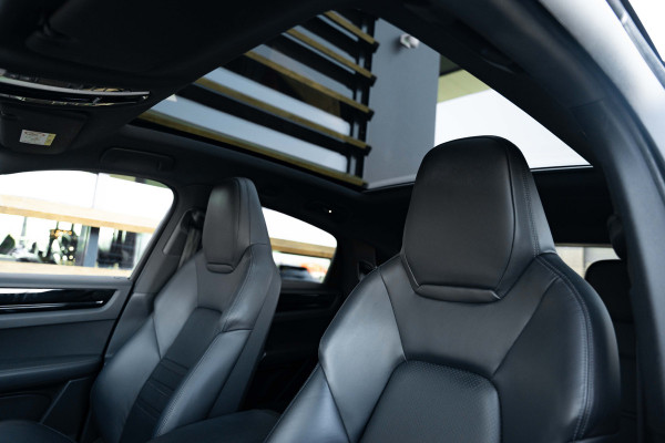 Porsche Cayenne Coupé 3.0 E-Hybrid - Origineel NL | Sport Chrono + | Panorama | Elek. Trekhaak | Bose